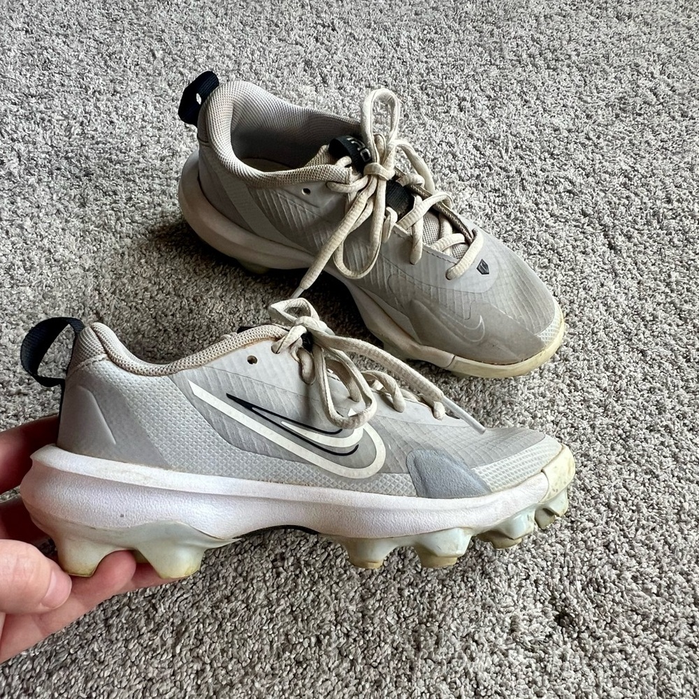 Nike Trout Baseball Cleats Shoes Youth Boys 1.5Y Gray Molded Spikes FZ0916-002
